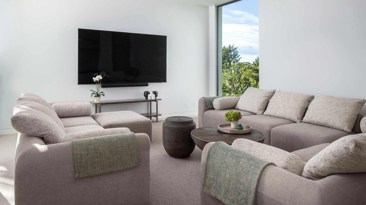 Photo of Livingroom in Leeward Settlement