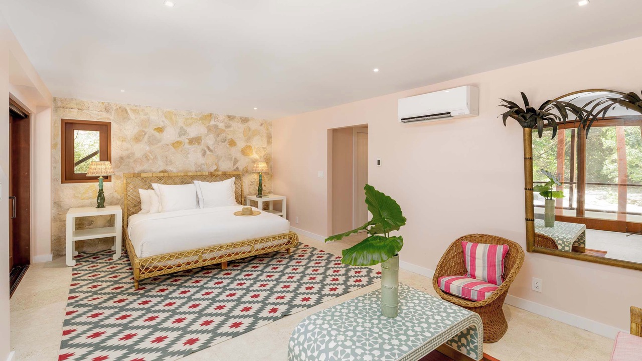 Photo of Bedroom in Leeward Settlement