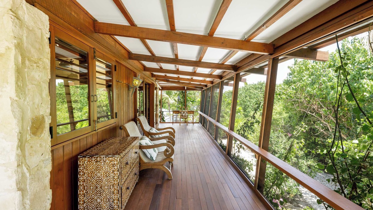 Photo of Patio Balcony in Leeward Settlement