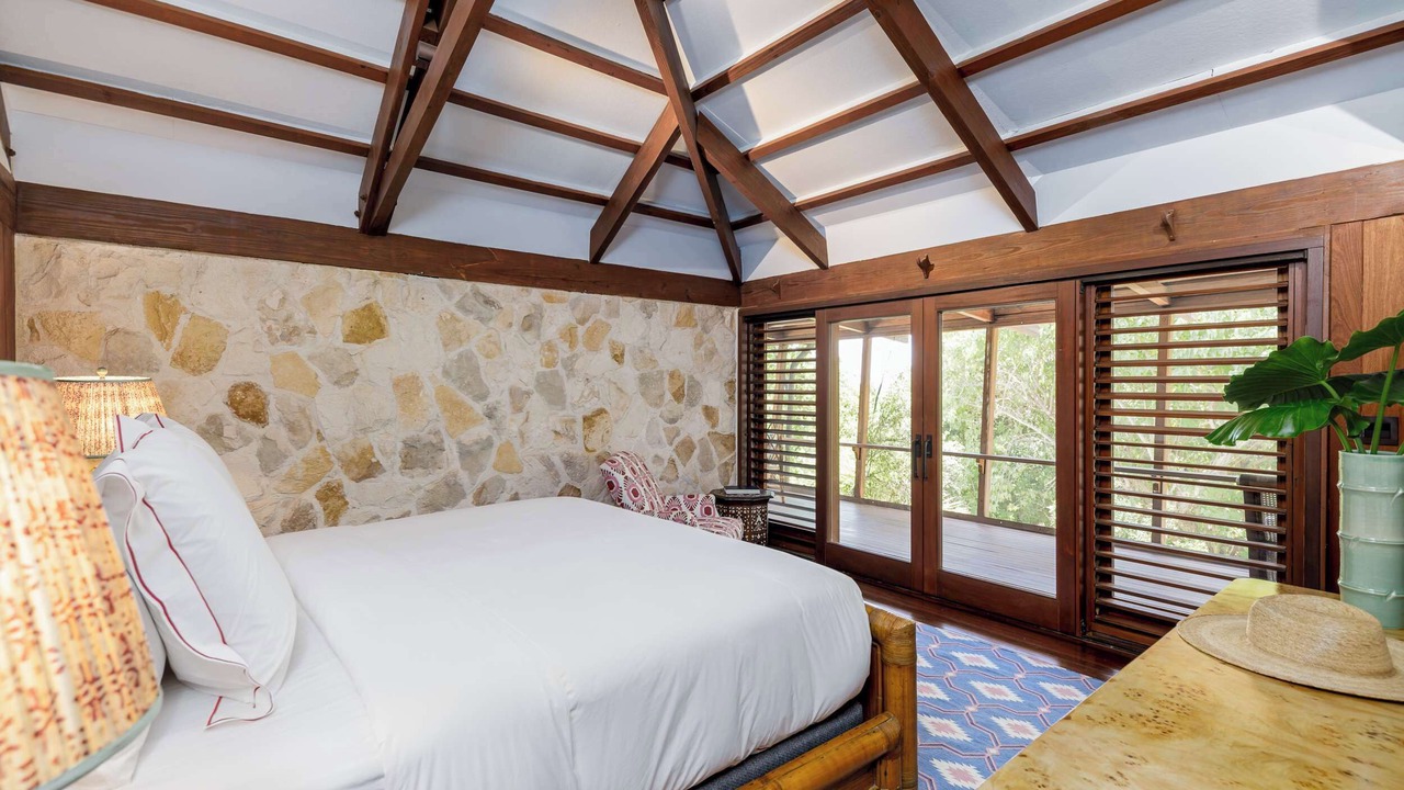 Photo of Bedroom in Leeward Settlement