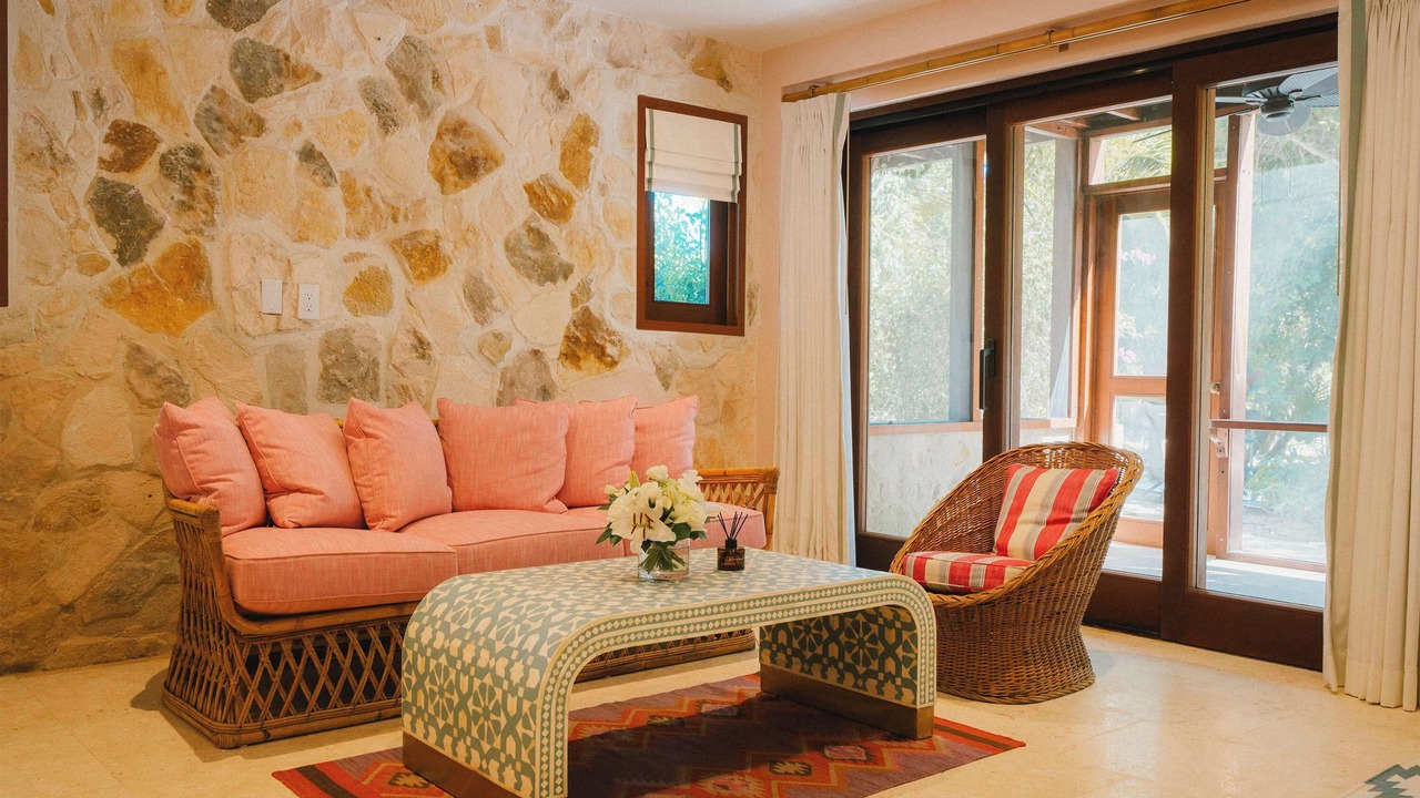 Photo of Livingroom in Leeward Settlement