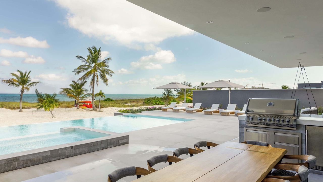 Photo of Outdoor in Grace Bay West