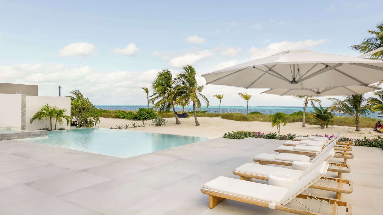 Photo of Outdoor in Grace Bay West