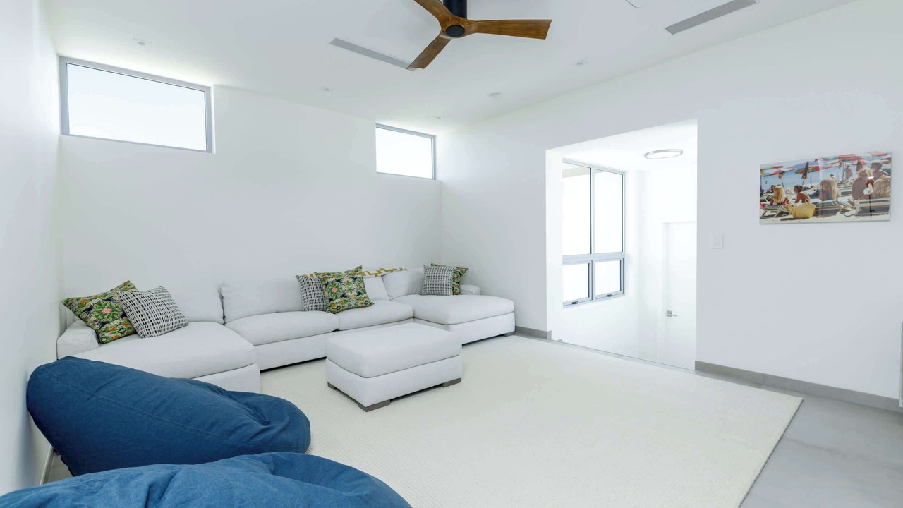 Photo of Livingroom in Grace Bay West