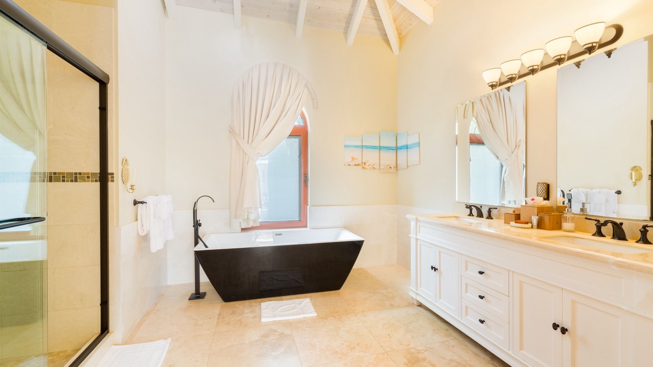 Photo of Bathroom in Leeward Settlement
