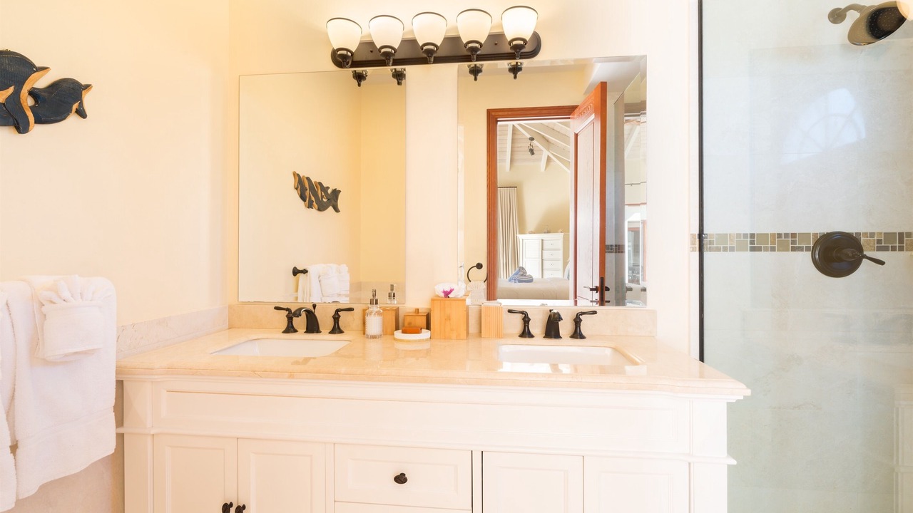 Photo of Bathroom in Leeward Settlement