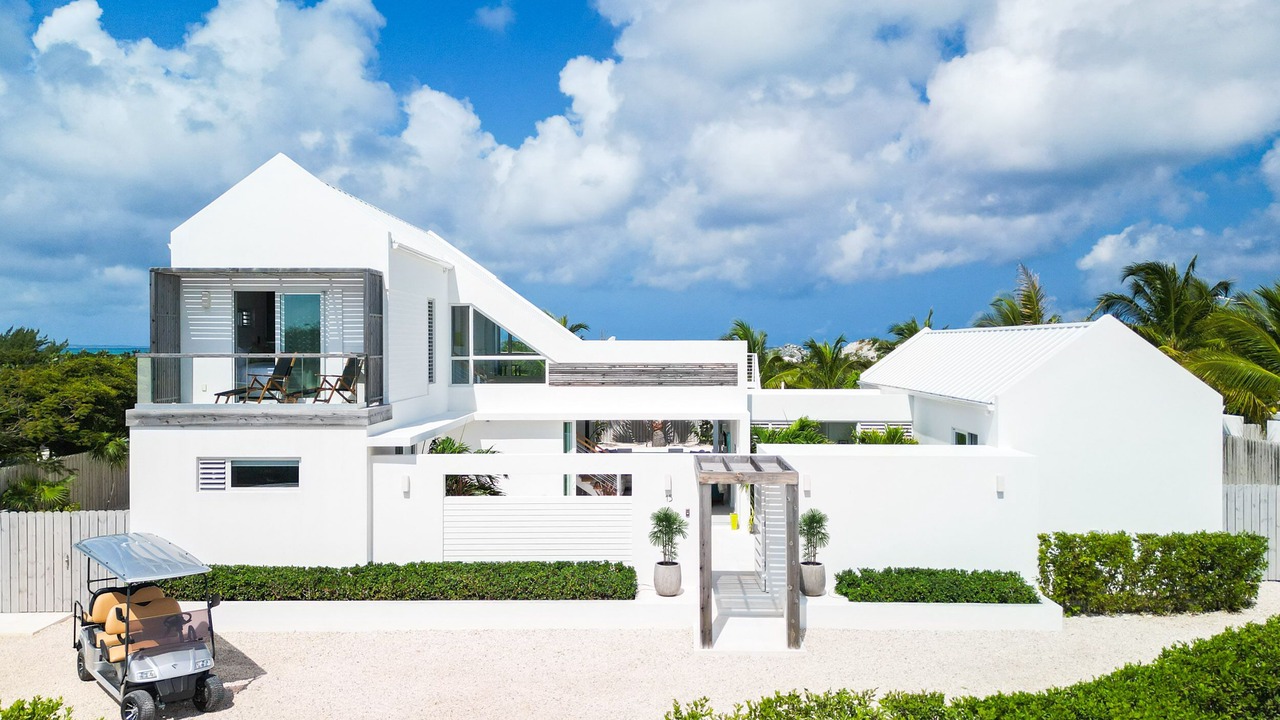 Photo of Patio Balcony in Leeward Settlement