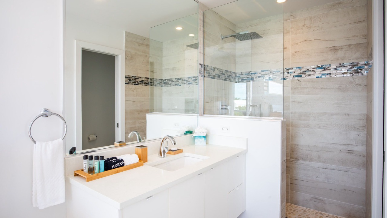 Photo of Bathroom in Leeward Settlement