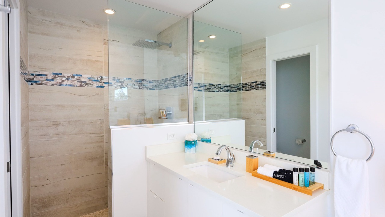 Photo of Bathroom in Leeward Settlement