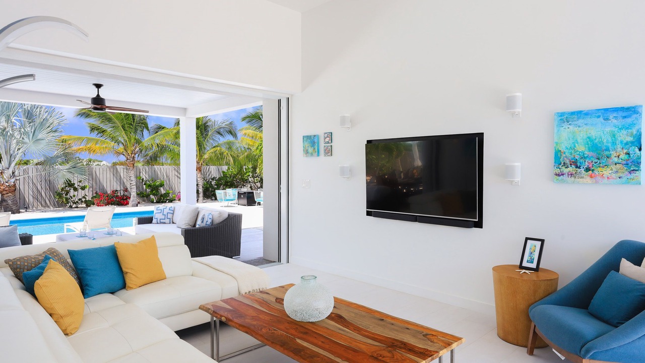 Photo of Livingroom in Leeward Settlement
