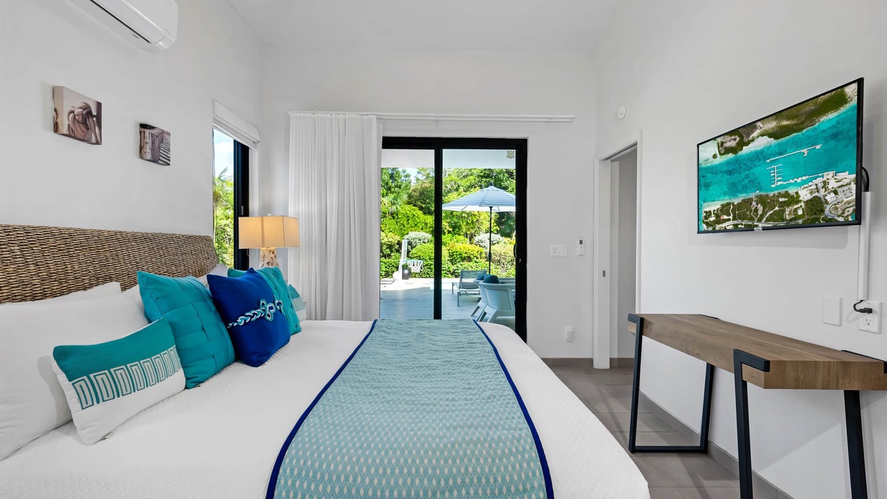 Photo of Others in Grace Bay West