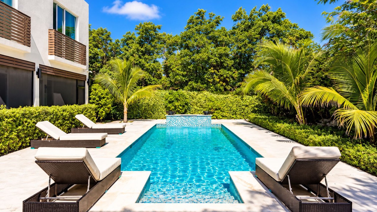 Photo of Outdoor in Grace Bay Hills