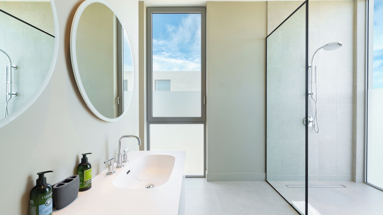 Photo of Bathroom in Long Bay Hills