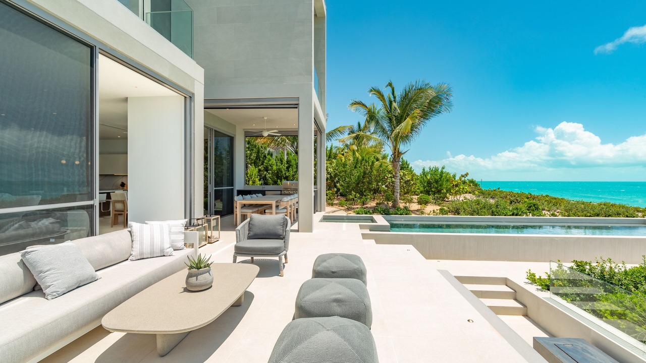 Photo of Patio Balcony in Long Bay Hills