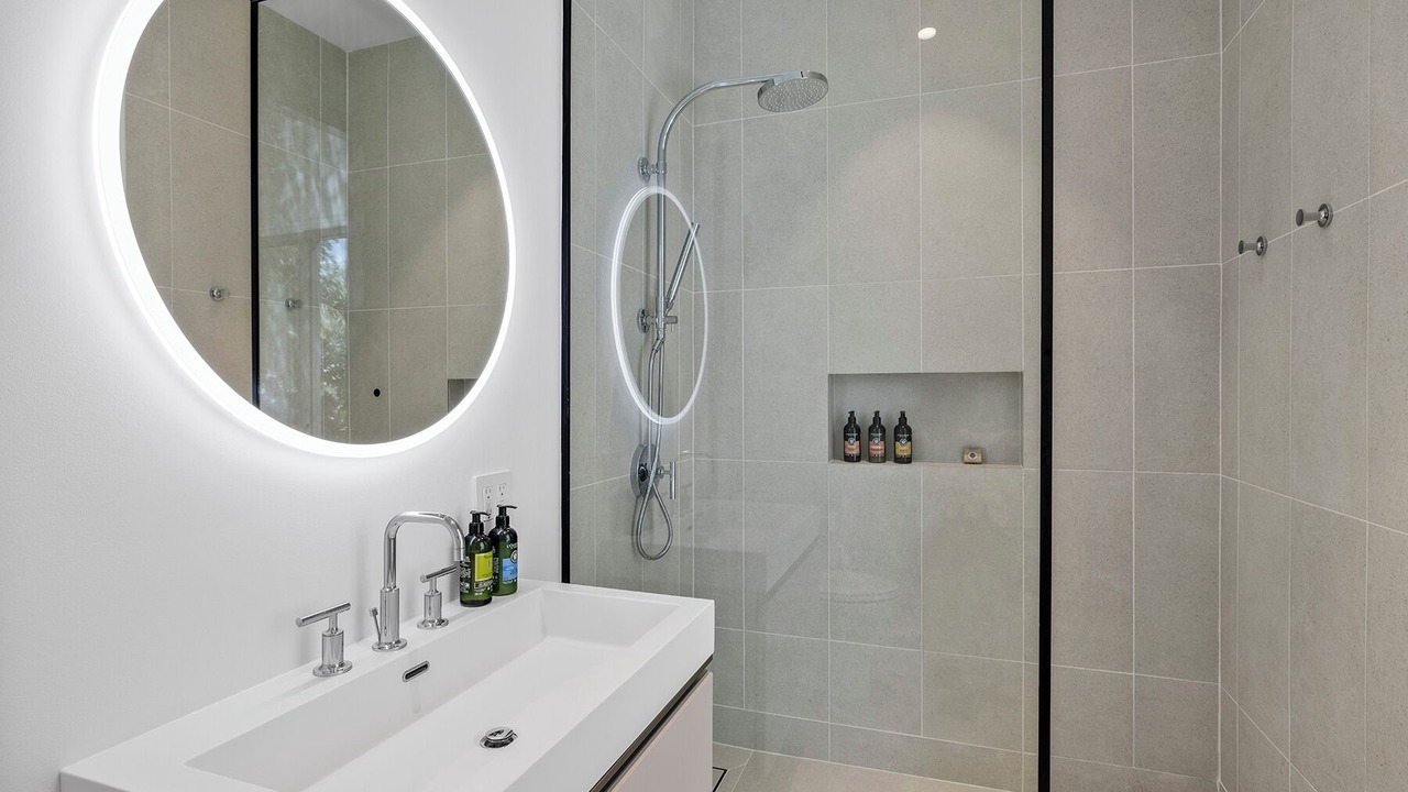 Photo of Bathroom in Long Bay Hills