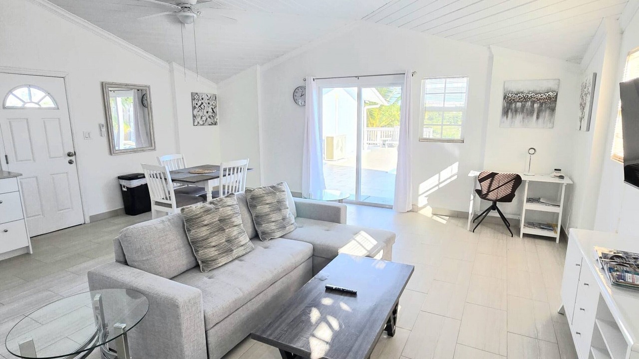Photo of Livingroom in Ocean Point