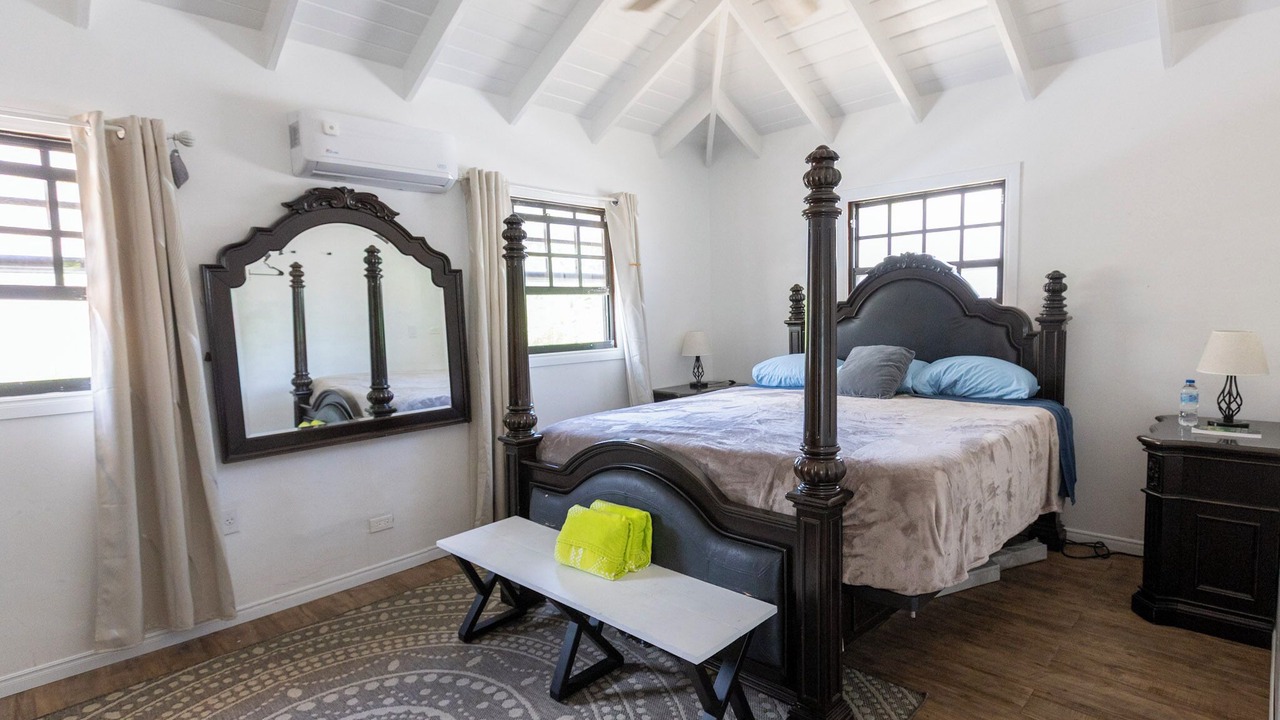 Photo of Bedroom in Cockburn Town