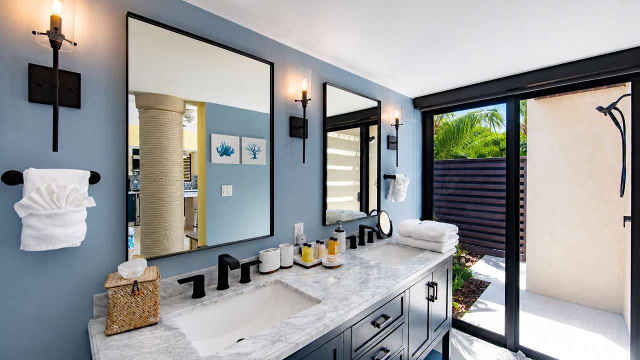Photo of Bathroom in Leeward Settlement
