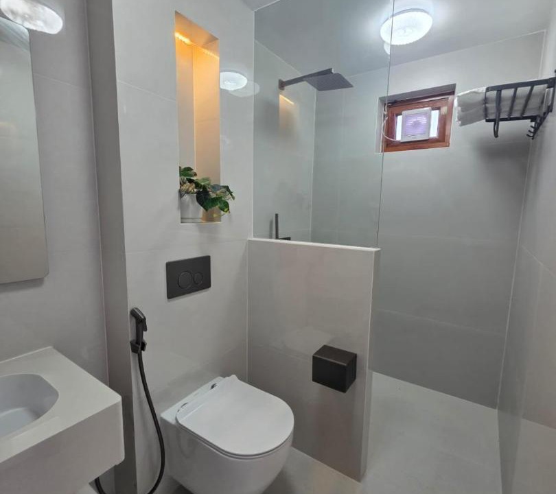 Photo of Bathroom in Fuvahmulah