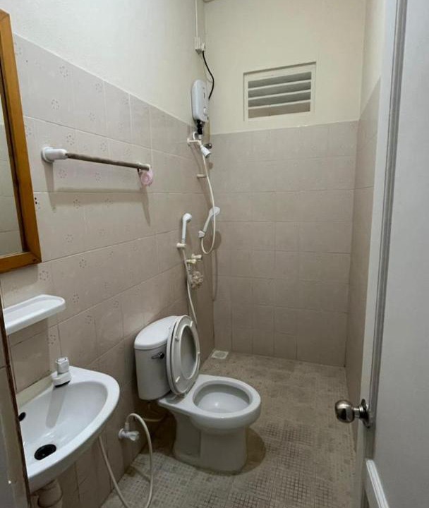 Photo of Bathroom in Hanimaadhoo