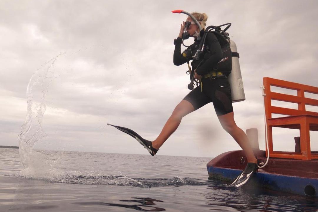 Photo of Human In Picture in Fenfushi