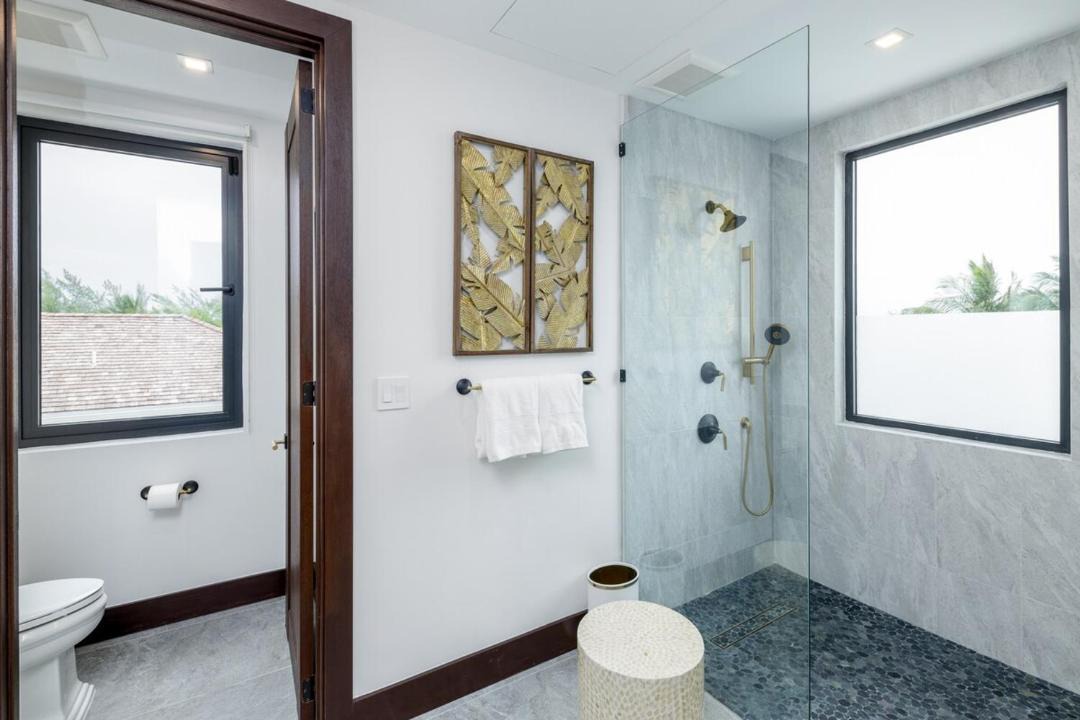Photo of Bathroom in Leeward Settlement