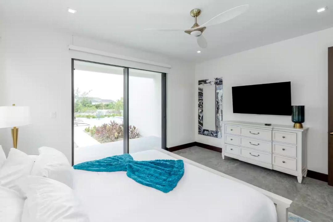 Photo of Bedroom in Leeward Settlement