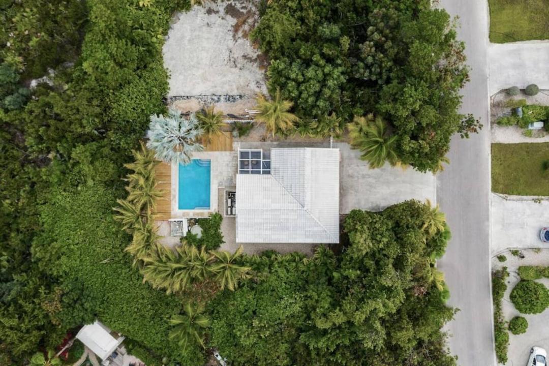 Photo of Others in Leeward Settlement