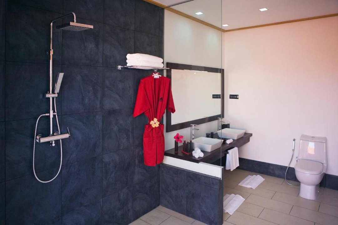 Photo of Bathroom in Vilamendhoo Island