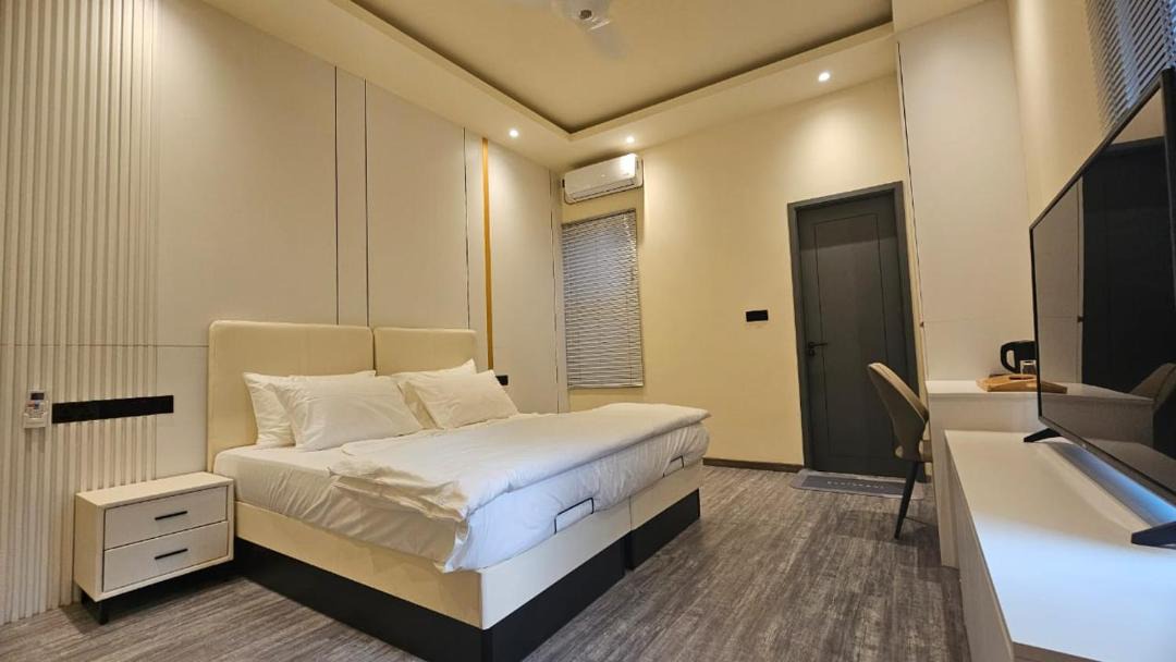 Photo of Bedroom in Dharavandhoo