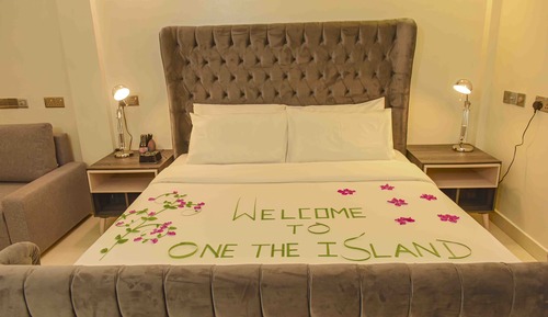 Deluxe Room, 1 King Bed with Sofa bed