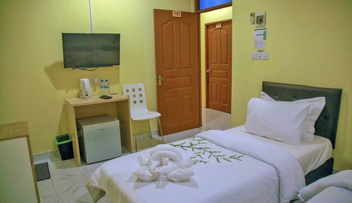 Double Room, 1 King Bed, Non Smoking, Garden View