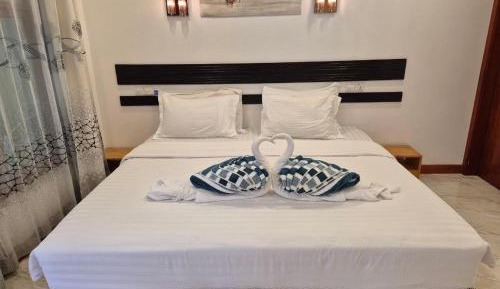 Deluxe Double Room (2 Adults + 1 Child)