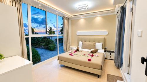 Deluxe Double Room with Balcony and Sea View