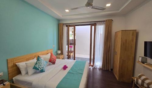 Deluxe Queen Room