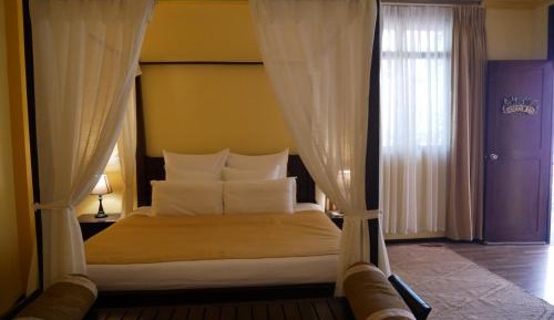 Deluxe Double Room (Free Return Airport Transfer)