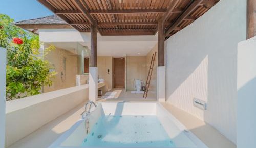 Beach Residence with Plunge Pool - Complimentary Floating Breakfast (once per stay) for stays until 30 November 2026