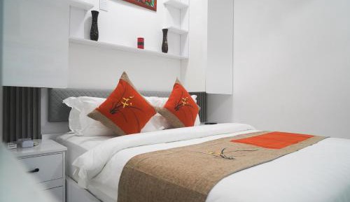 Deluxe Queen Room