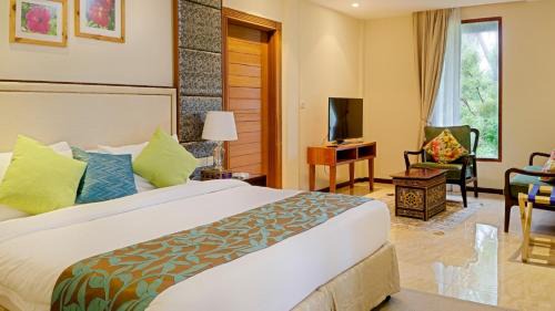 Deluxe Balcony Room