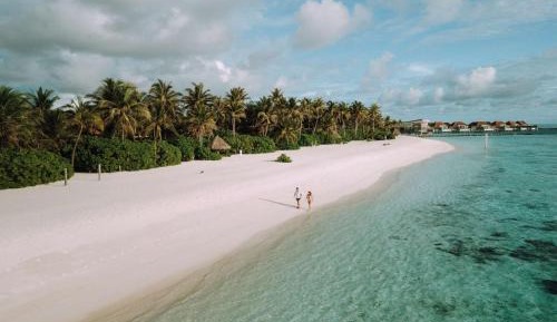 Sunset Beach Villa with private pool & free access to VIP seaplane lounge on arrival with $50 Spa credit