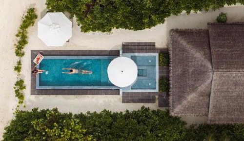 Beachfront Infinity Pool Villa