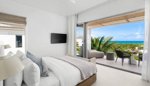 Grace Bay 5 Bedroom Beachfront Villa 