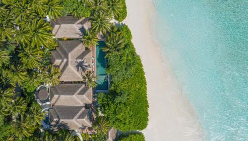 Three Bedroom Beach Pool Residence