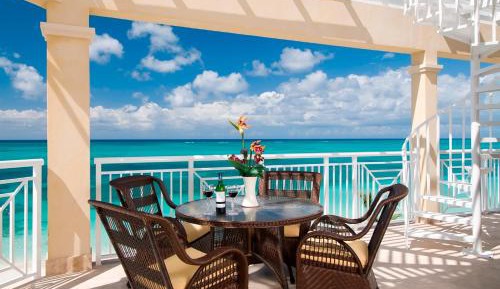 Rooftop Oceanfront Villa 1 Bdrm