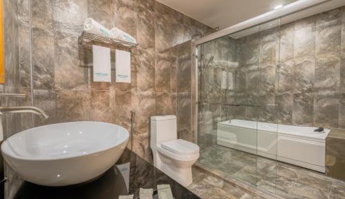 Deluxe Double Room with Bath