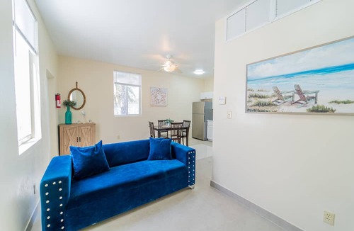 Providenciales Bed & Breakfast | Le Bleu Bed and Breakfast