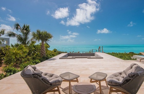 Venetian Road Settlement Villa | Top villa with fantastic views