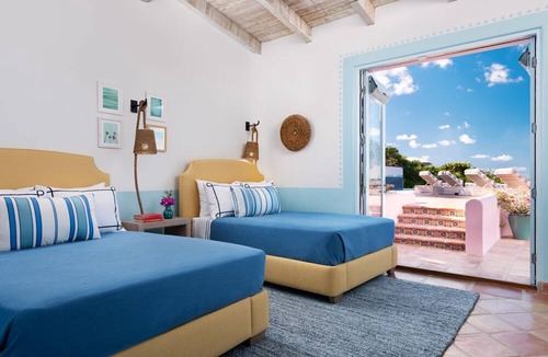 Ocean Point Villa | Aqua Pulchra Summary: