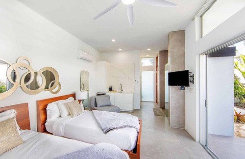 Long Bay House | Oceanside Vacation Villa with Private Pool and Resort Amenities v10