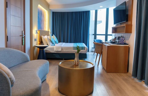 Male Hotel | UMET Seaview Hotel with Free Roundtrip Airport Pick up and drop off